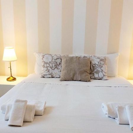 Bbhome Stylish Gold Apartment Near Trastevere Station Rome Buitenkant foto