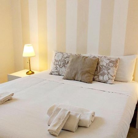 Bbhome Stylish Gold Apartment Near Trastevere Station Rome Buitenkant foto