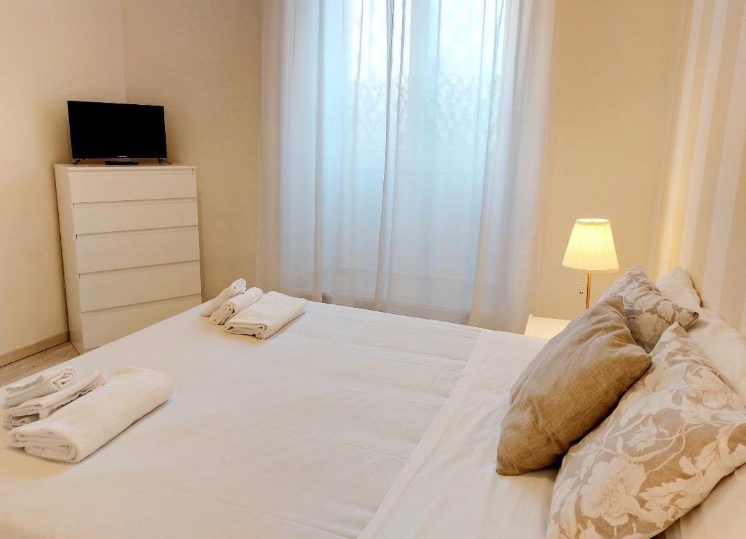 Bbhome Stylish Gold Apartment Near Trastevere Station Rome Buitenkant foto