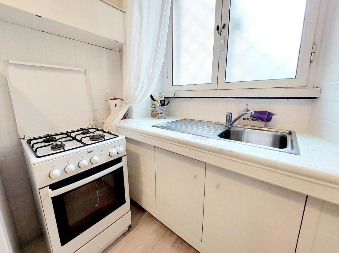 Bbhome Stylish Gold Apartment Near Trastevere Station Rome Buitenkant foto